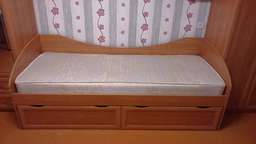 Кровать полуторка с матрасом фото Кровать полуторка с матрасом фото